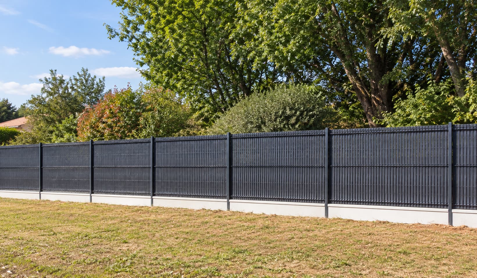 Linéaire de clôture avec brise-vue PVC à Archigny