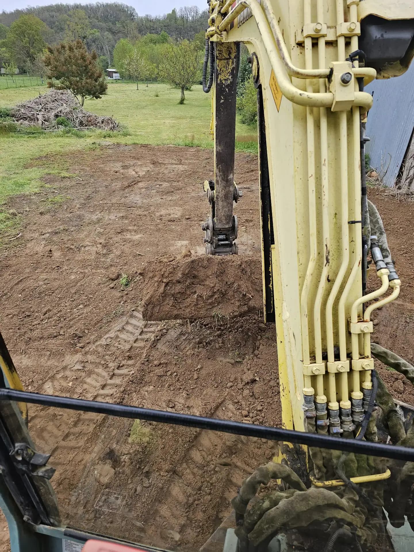 Travaux de terrassement de maison — Chantier à Saint-Martin-la-Rivière